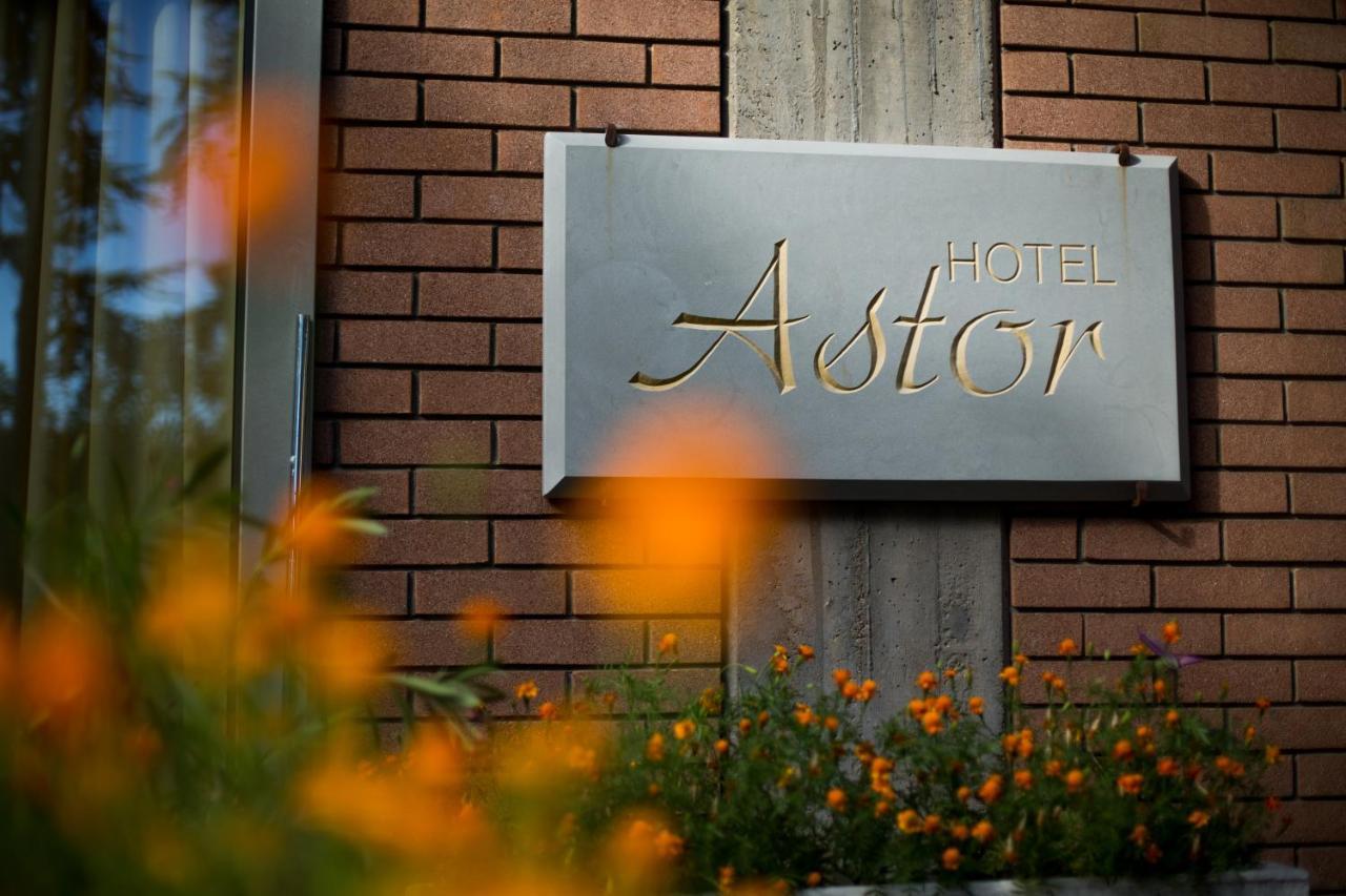 מודנה Hotel Astor מראה חיצוני תמונה